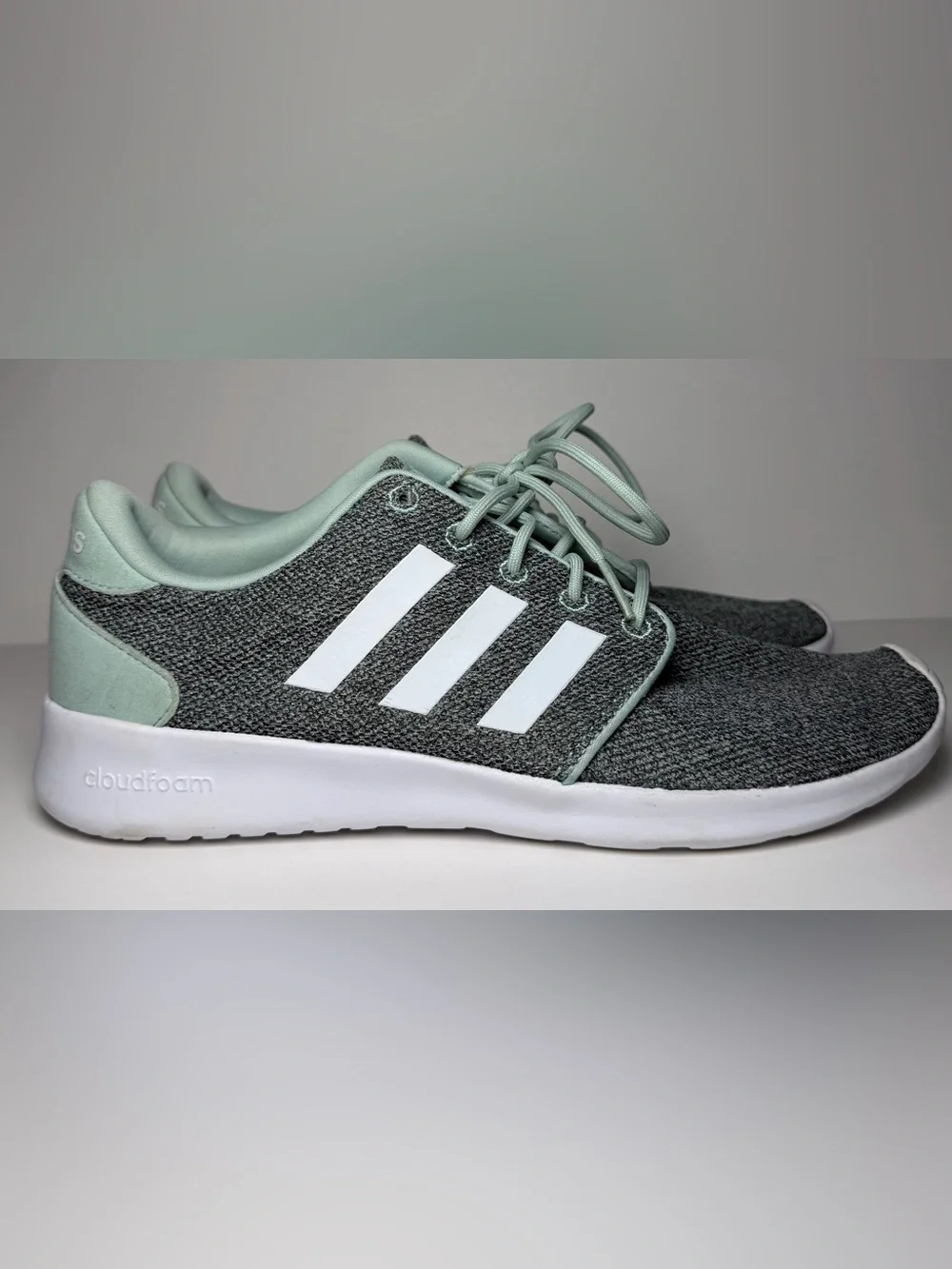 Adidas Womens 8.5 Cloudfoam QT Racer Sneakers Running Shoes Gray White Green
